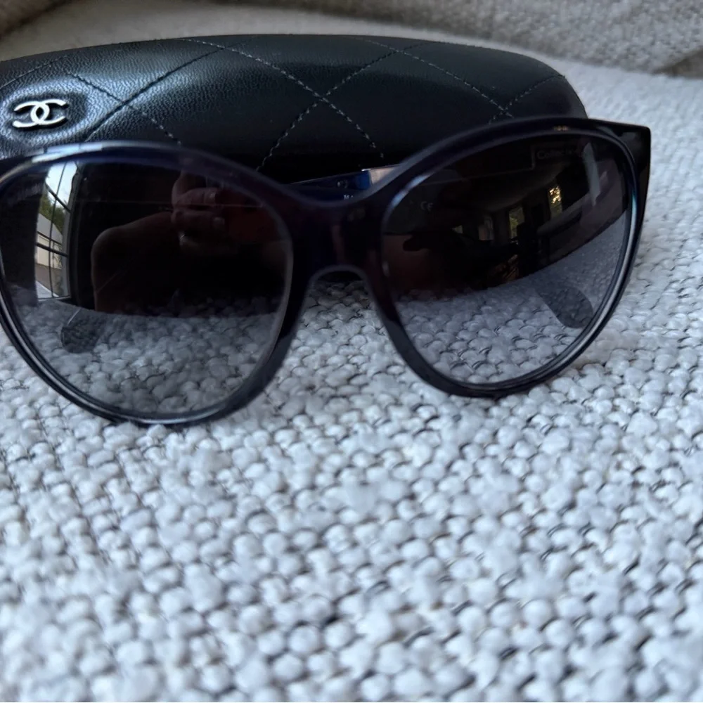 CHANEL black Cat-Eye Sunglasses with Dark Lenses